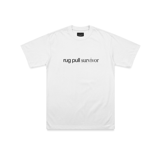 "RUG PULL SURVIVOR" TEE